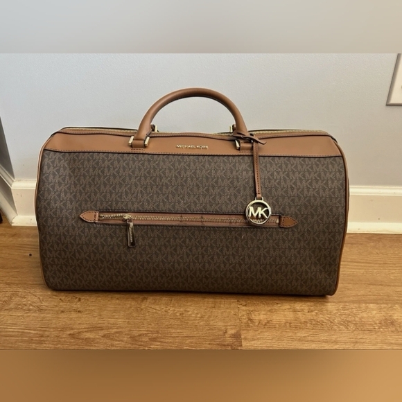 Michael Kors Weekender Unisex - Picture 1 of 7